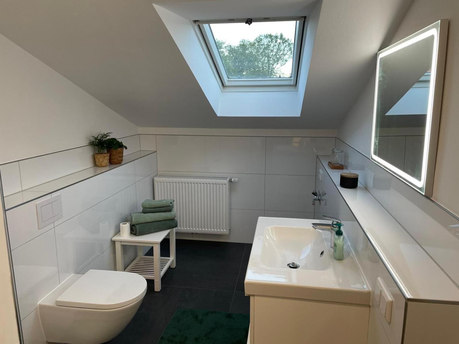 --Renoviert-- Ruhige 1-Zimmer Einliegerwohnung Mit Kueche Und Bad In Grossburgwedel 外观 照片