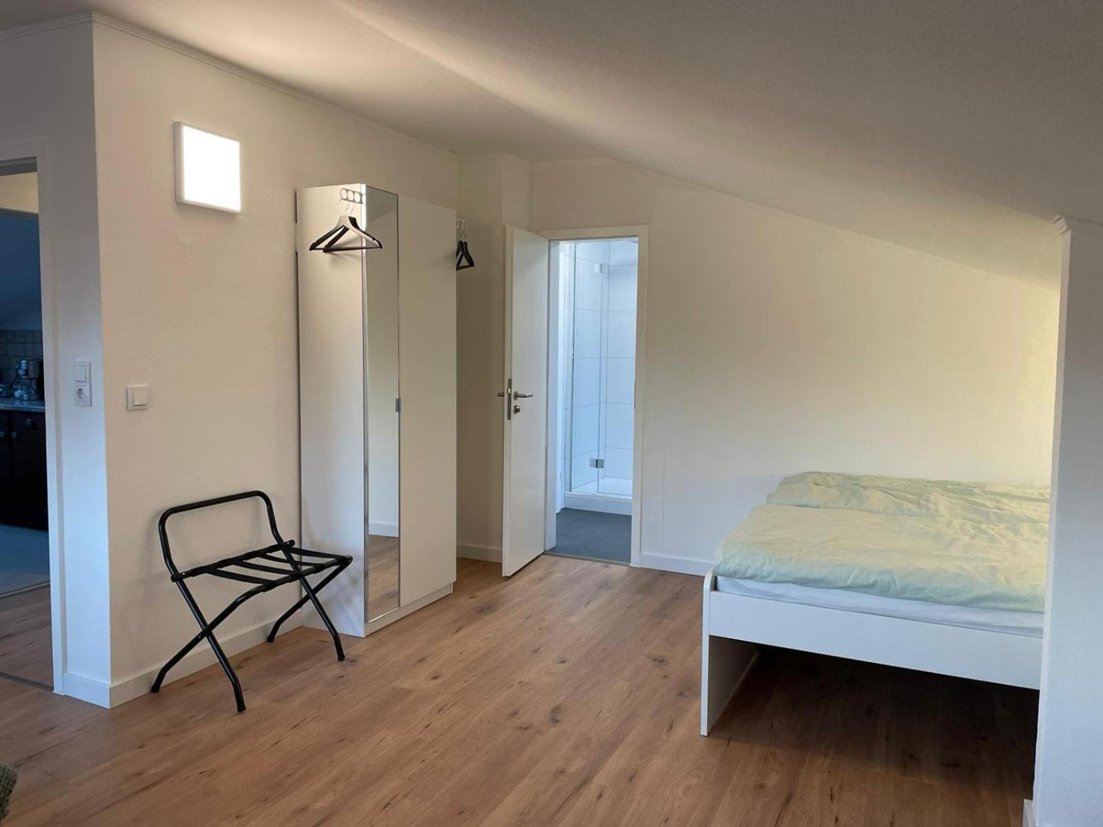--Renoviert-- Ruhige 1-Zimmer Einliegerwohnung Mit Kueche Und Bad In Grossburgwedel 外观 照片